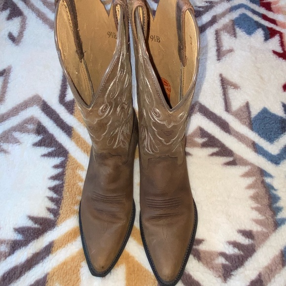 Ariat Shoes - Ladie’s Ariat suede boots, size 9.5.